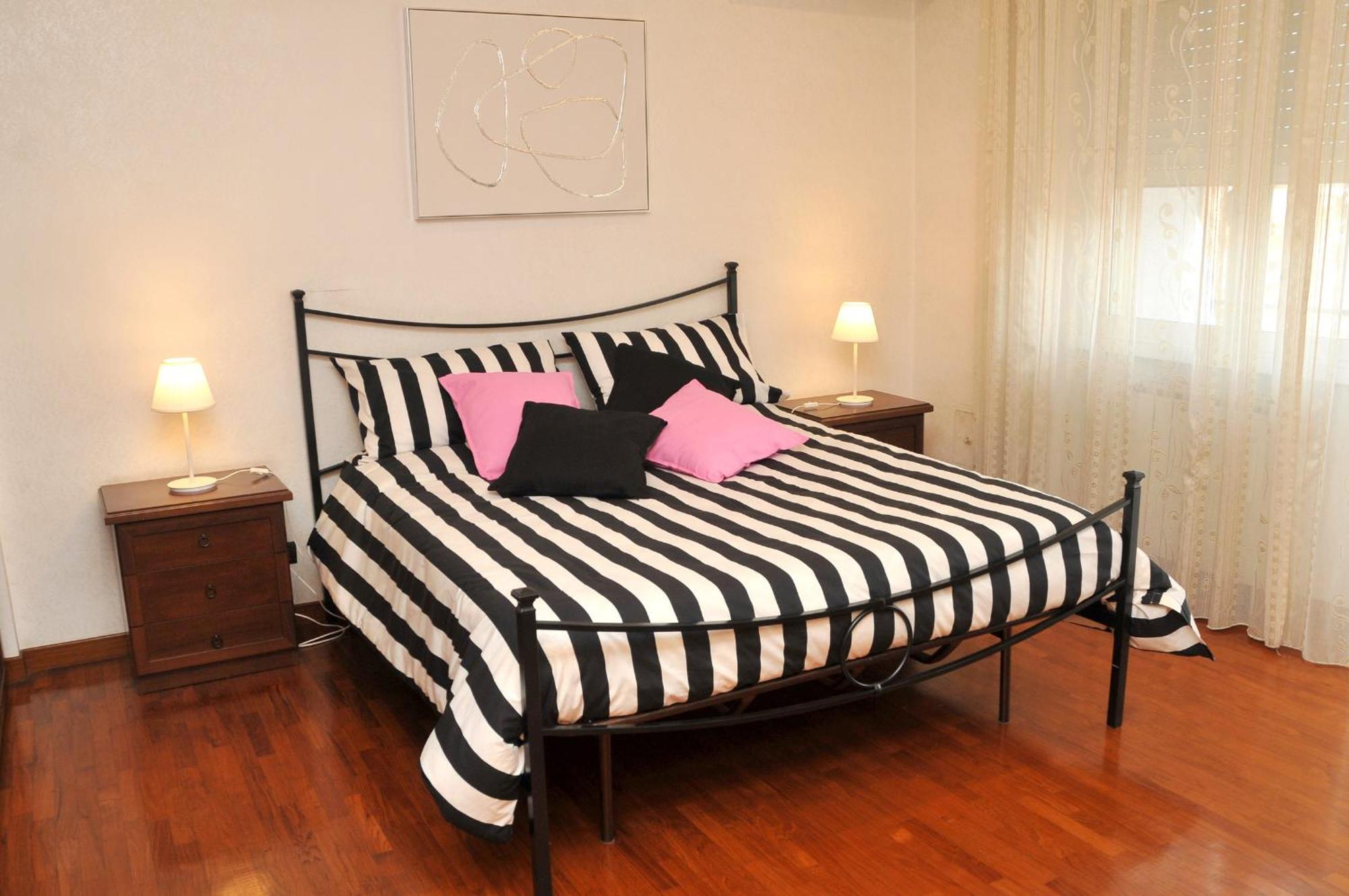 81 Mq, Stazione Trastevere, Sweet Rome